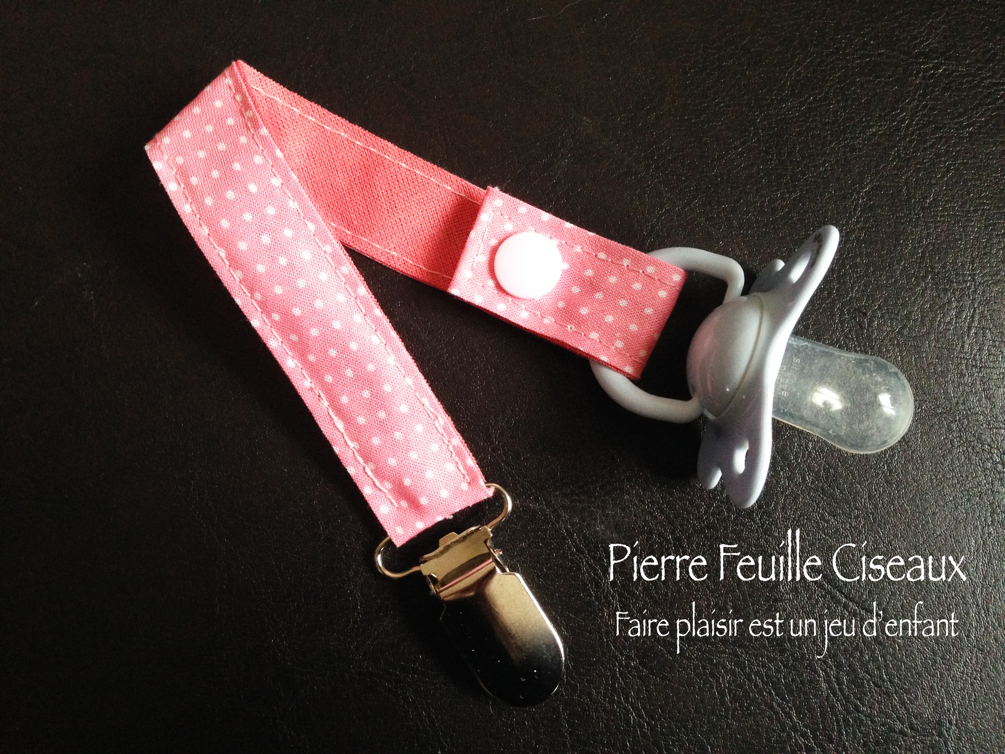 Pendentif Tétine Rose Fluo Géant - Collier Cordon, Plastique, Occasion Comme Neuve